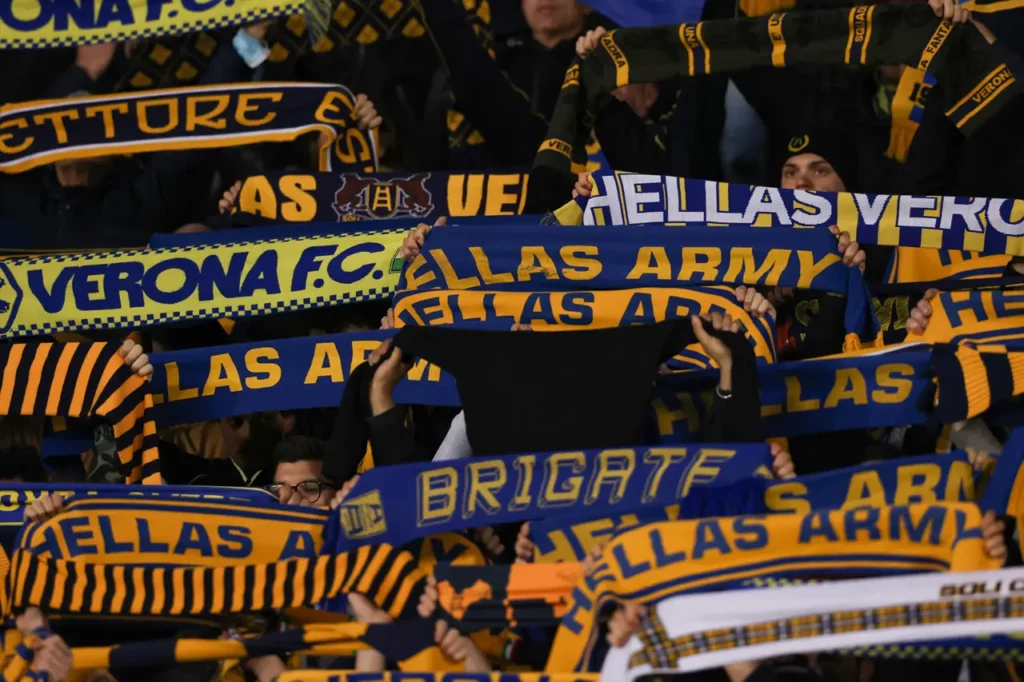 verona cori fascisti